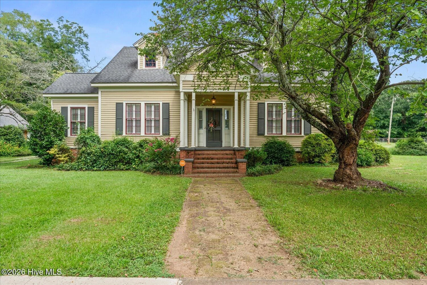 216 S Laurel Avenue