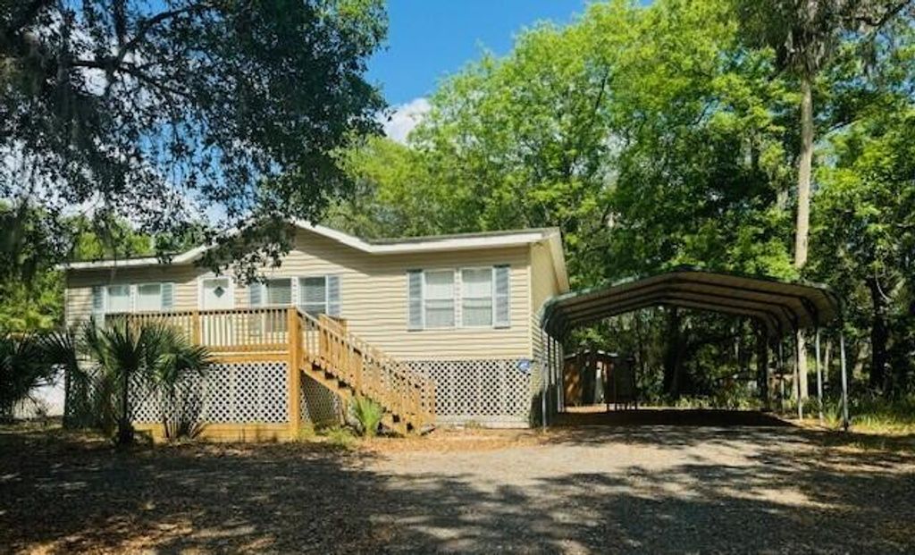 Photo of 39 Inglewood Circle, St. Helena Island, SC 29920 (MLS # 555109)