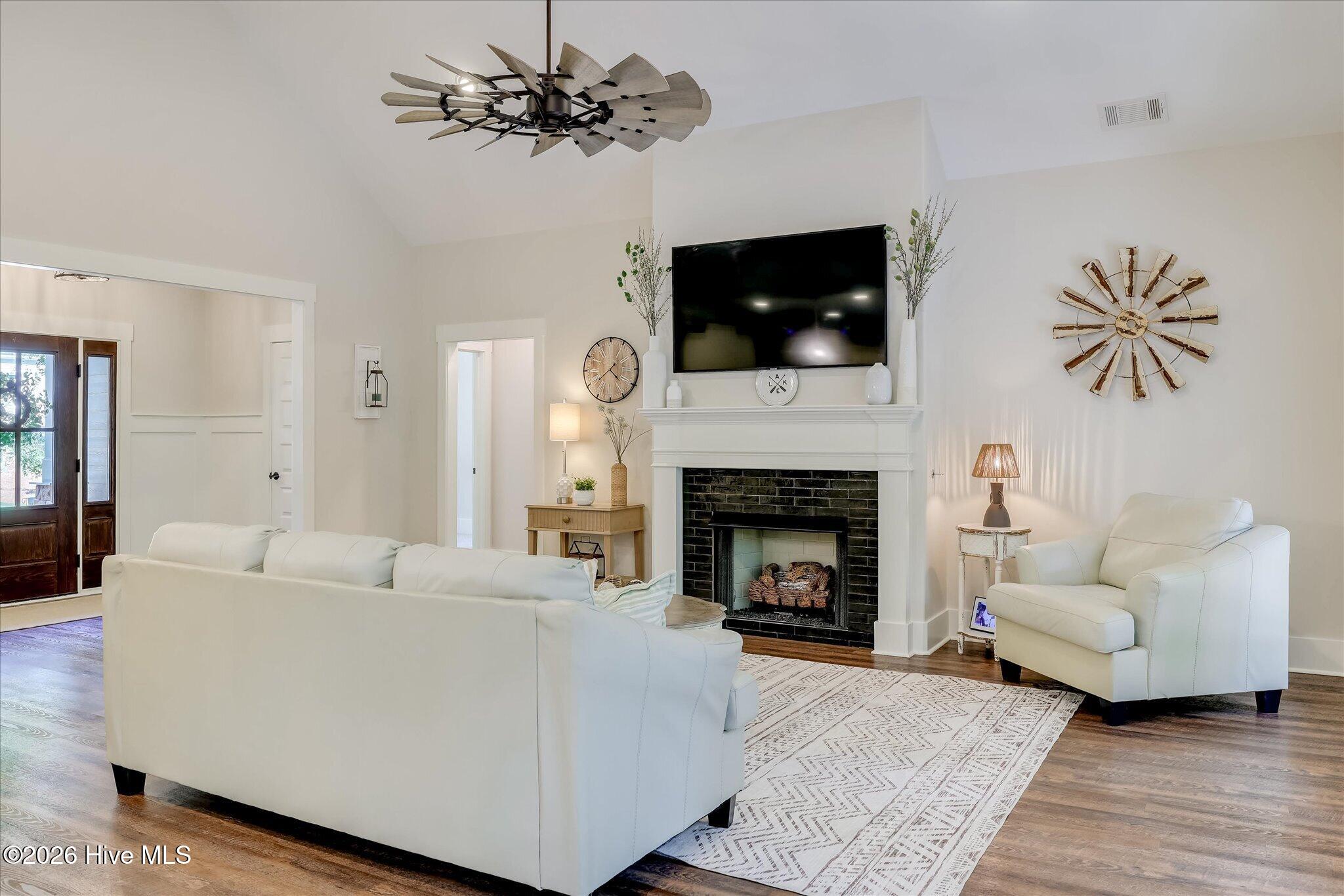 223 Candlewick Loop