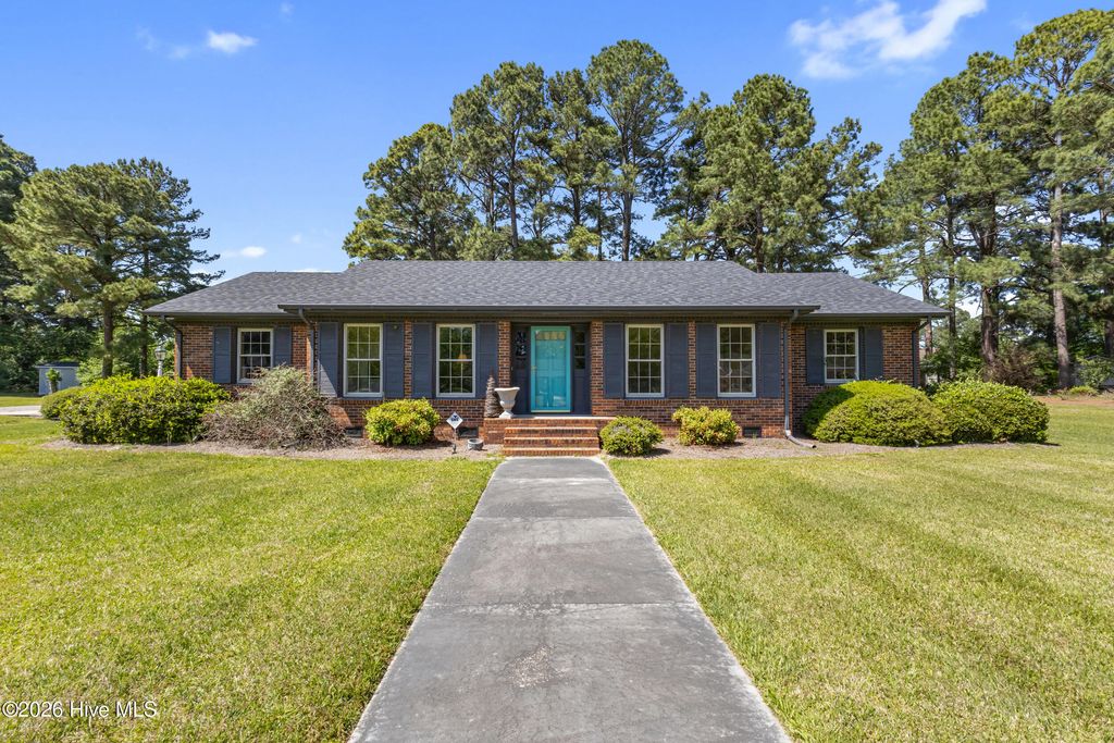Photo of 505 Forrest Road, Warsaw, NC 28398 (MLS # 100570810)