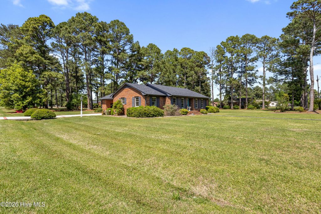 Photo of 505 Forrest Road, Warsaw, NC 28398 (MLS # 100570810)