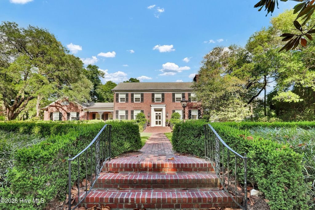 Photo of 1411 Live Oak Parkway, Wilmington, NC 28403 (MLS # 100568708)