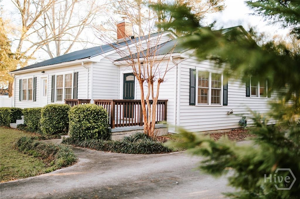 Photo of 549 Gholston Street, Comer, GA 30629 (MLS # CL351384)