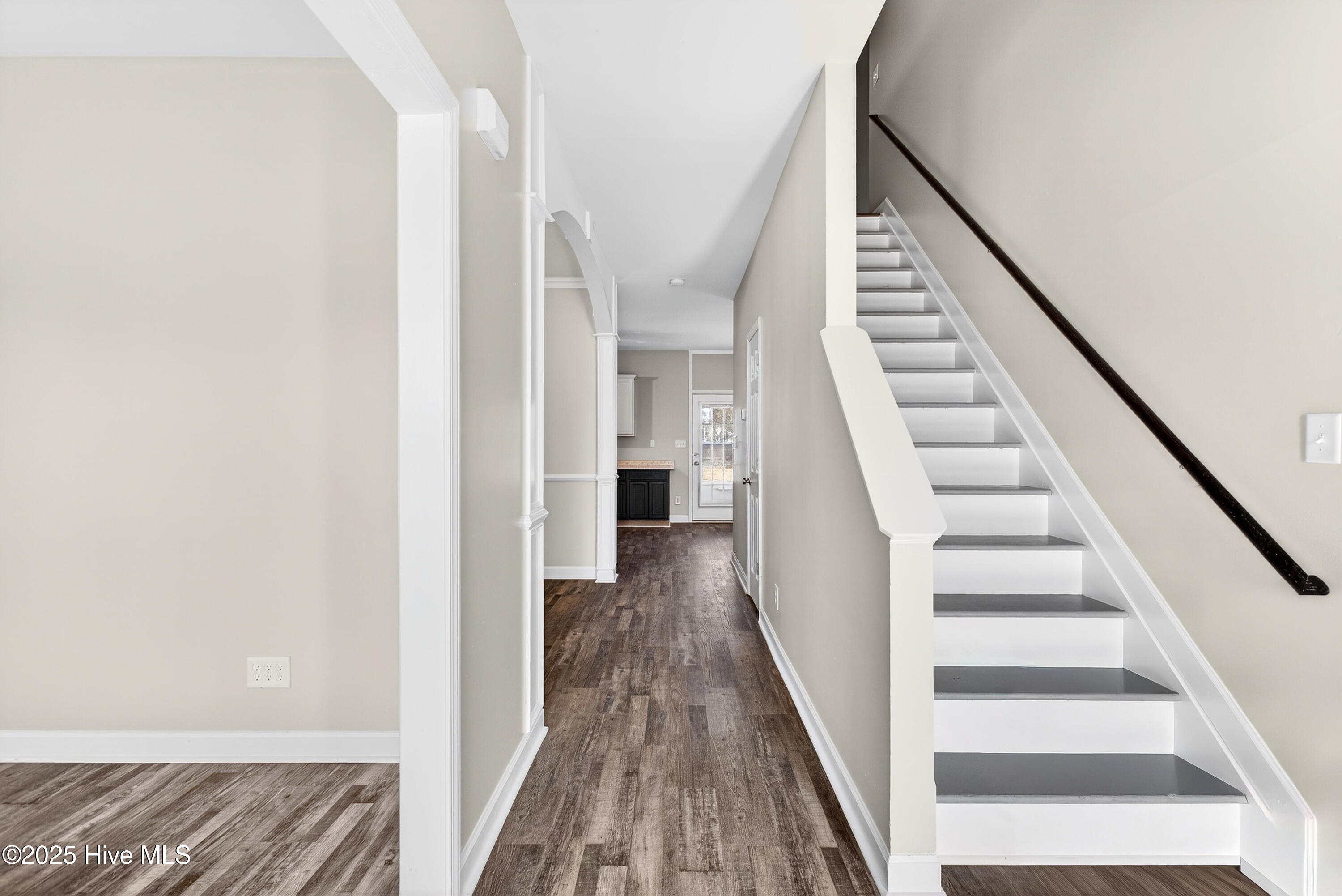 108 Woods Run Circle