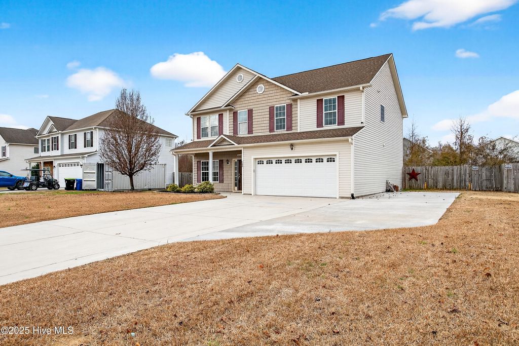 Photo of 108 Woods Run Circle, Richlands, NC 28574 (MLS # 100547089)