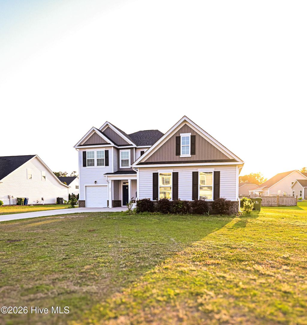 Photo of 402 Gooseneck Lane, Sneads Ferry, NC 28460 (MLS # 100570213)