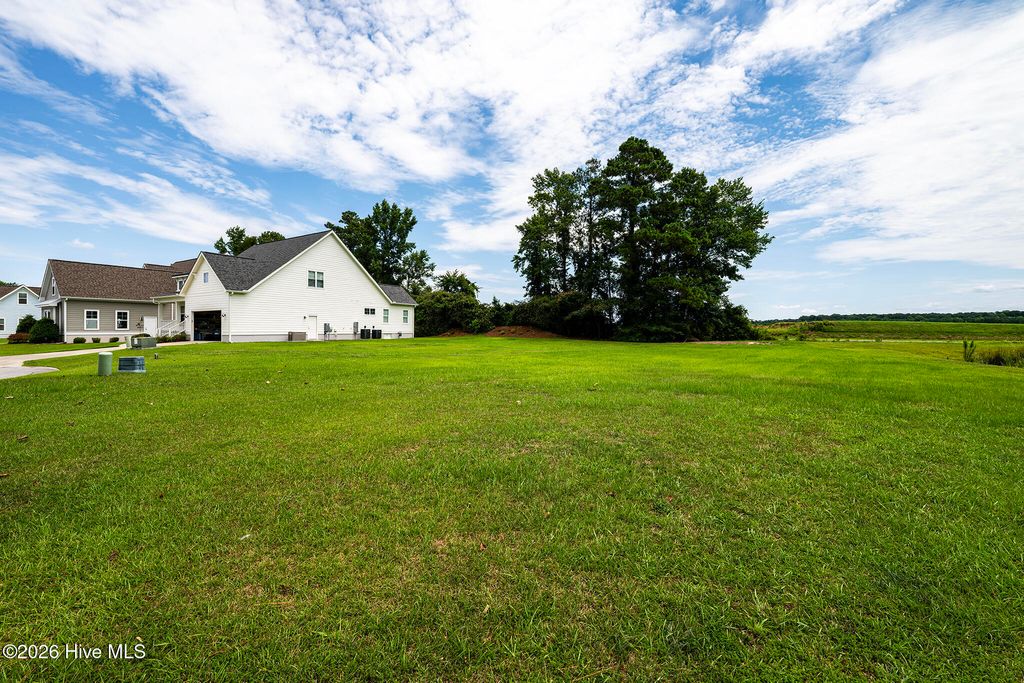 Photo of 218 Shoreview Drive, New Bern, NC 28562 (MLS # 100589700)