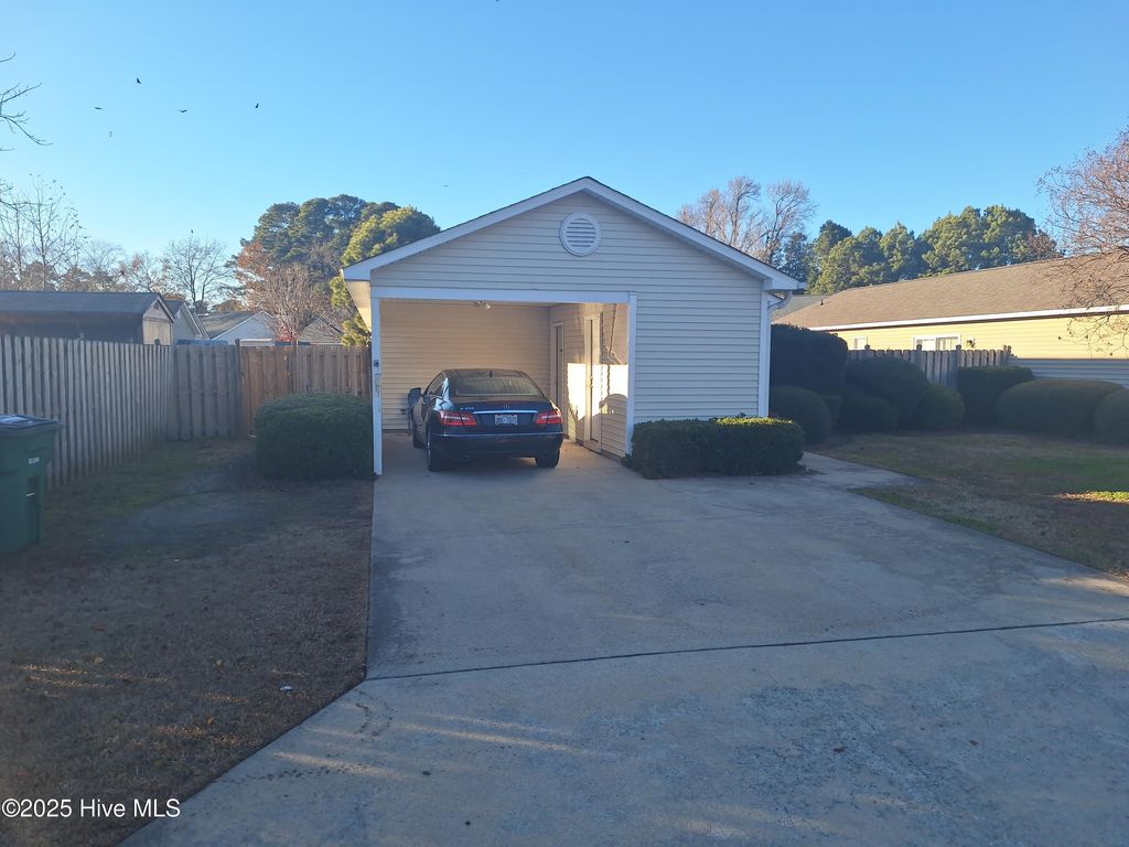 Photo of 1398 Westpointe Drive, Greenville, NC 27834 (MLS # 100553366)