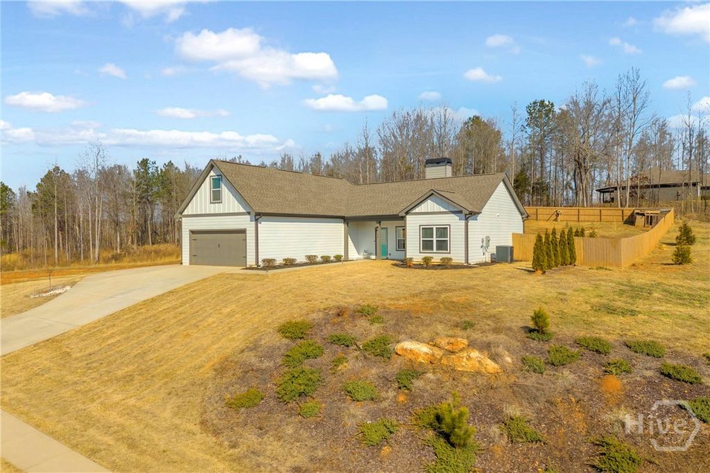 Photo of 112 White Oak Trail, Commerce, GA 30529 (MLS # CL348953)