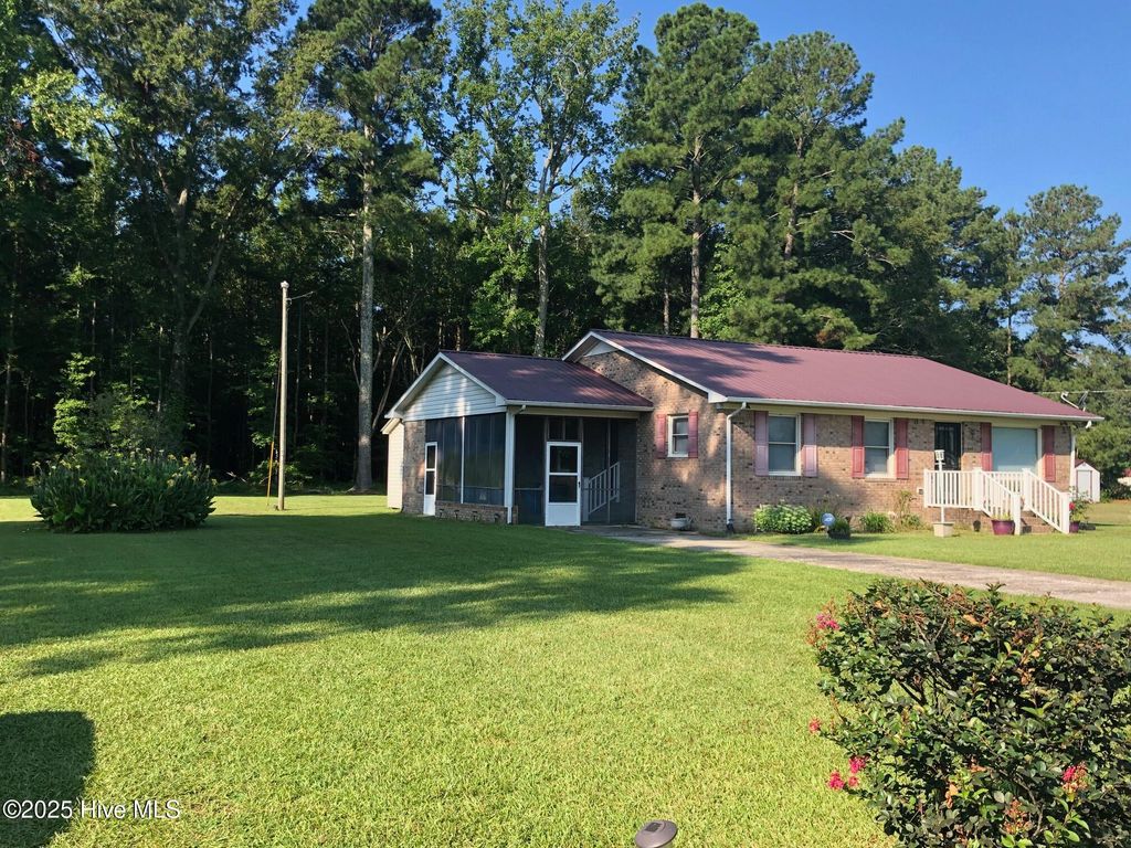 Photo of 302 Jamestown Road, Windsor, NC 27983 (MLS # 100520936)