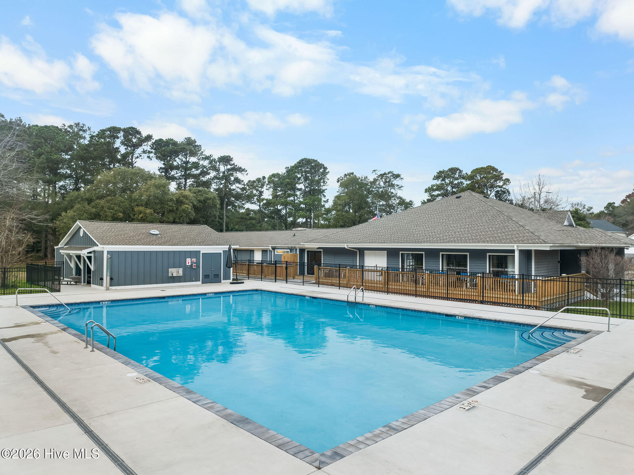 613 E Telfair Circle