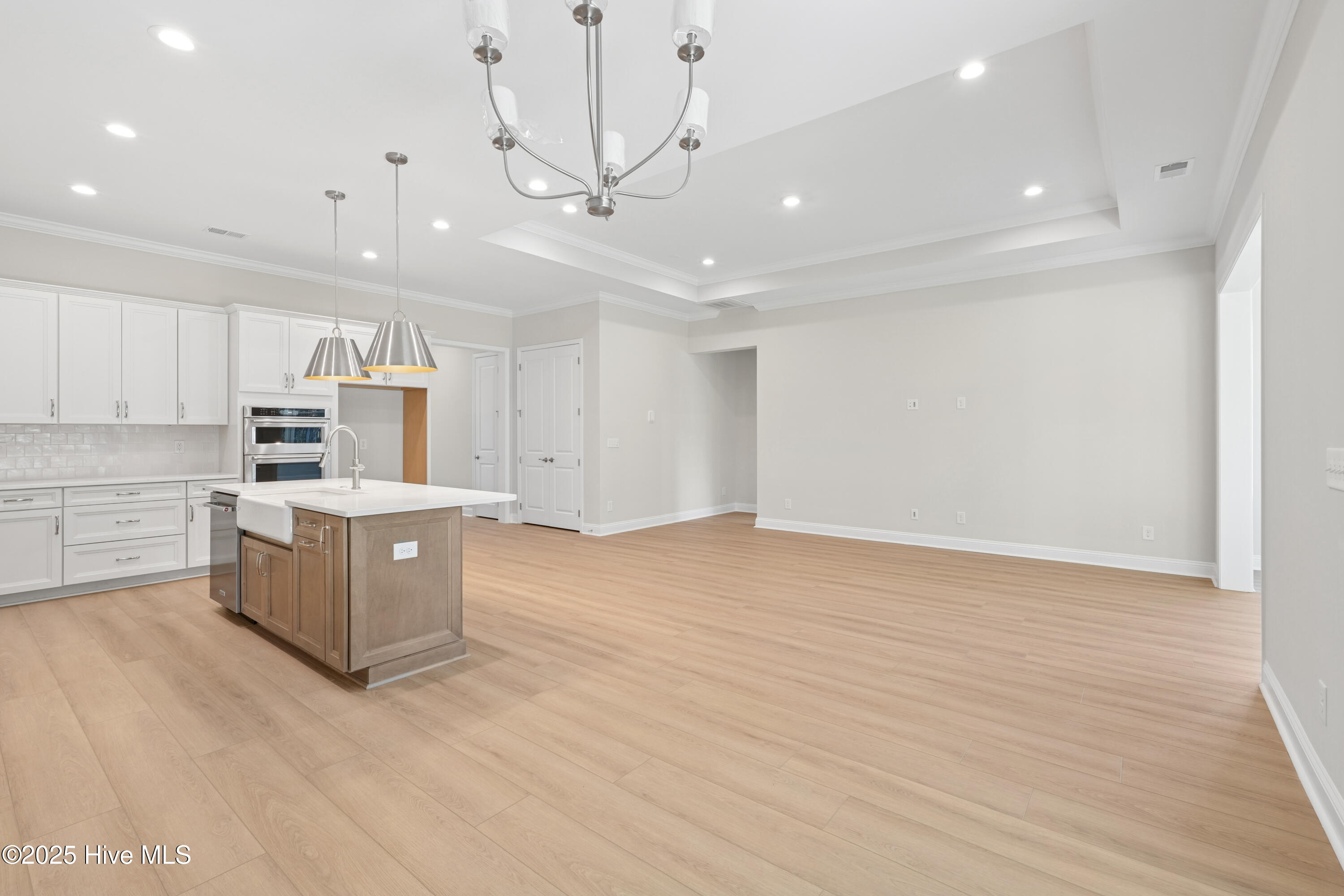 1562 St. Lucia Drive SW