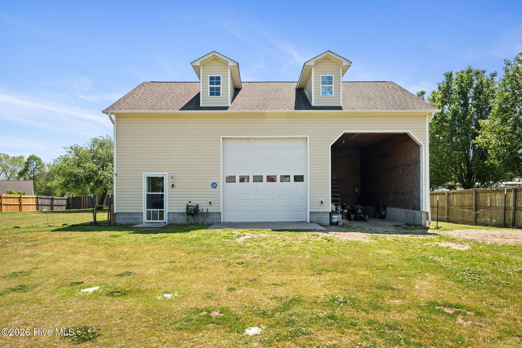 305 W Howard Drive