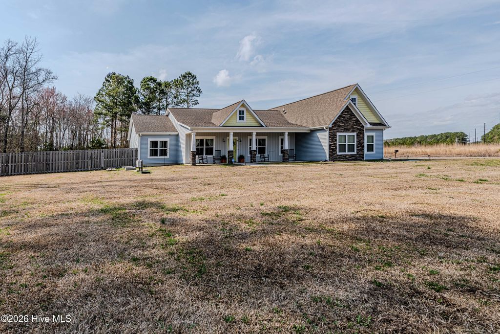 Photo of 105 Nautical Wave Road, Hubert, NC 28539 (MLS # 100559174)