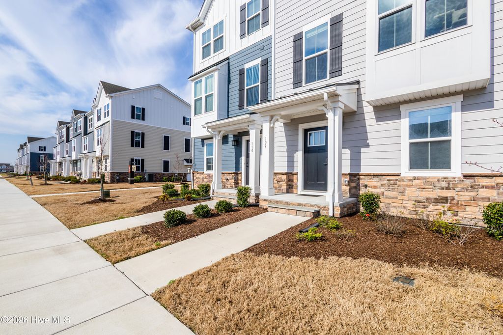 Photo of 108 Fost Boulevard, Moyock, NC 27958 (MLS # 100564375)