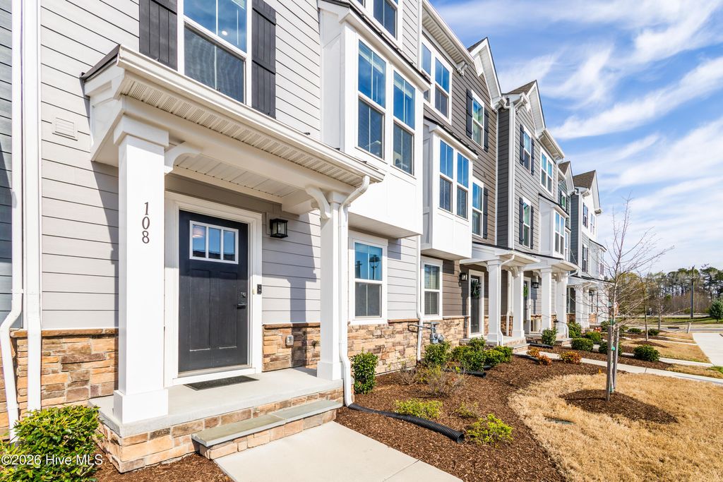 Photo of 108 Fost Boulevard, Moyock, NC 27958 (MLS # 100564375)