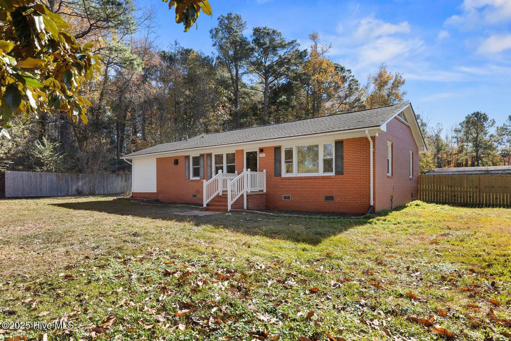 Photo of 2383 Burgaw Highway, Jacksonville, NC 28540 (MLS # 100549981)