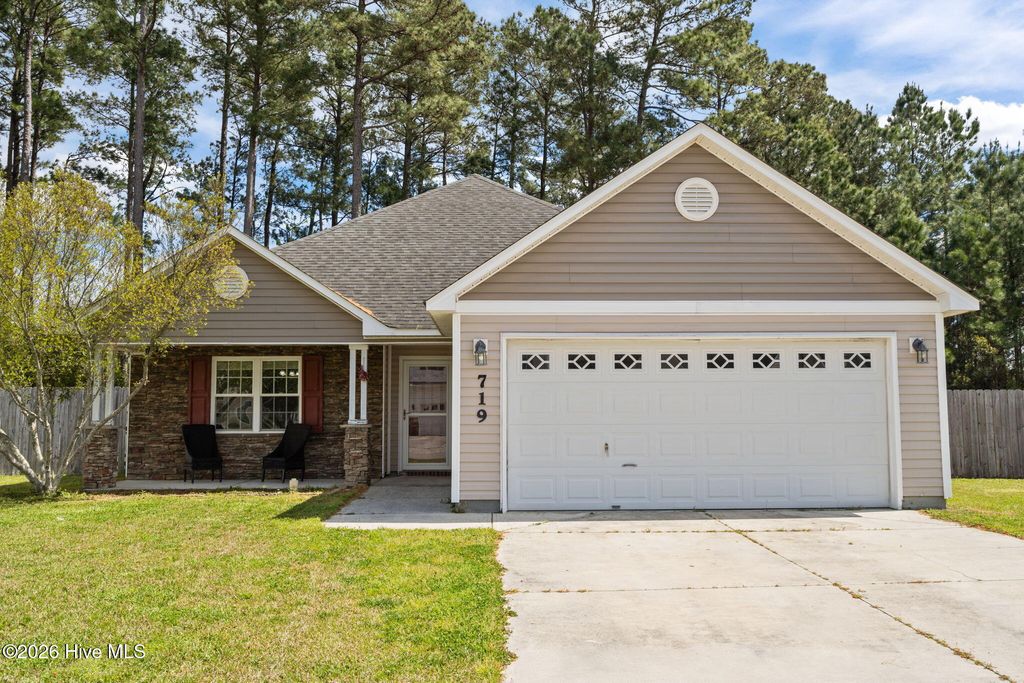 Photo of 719 Savannah Drive, Jacksonville, NC 28546 (MLS # 100565061)