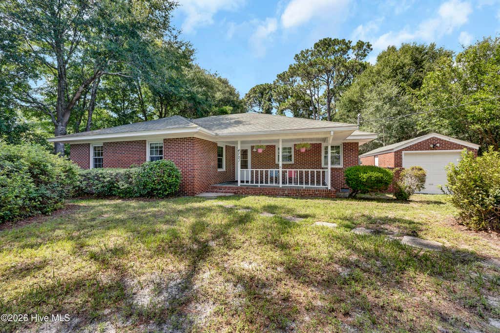 Photo of 4721 Long Leaf Hills Drive, Wilmington, NC 28409 (MLS # 100598560)