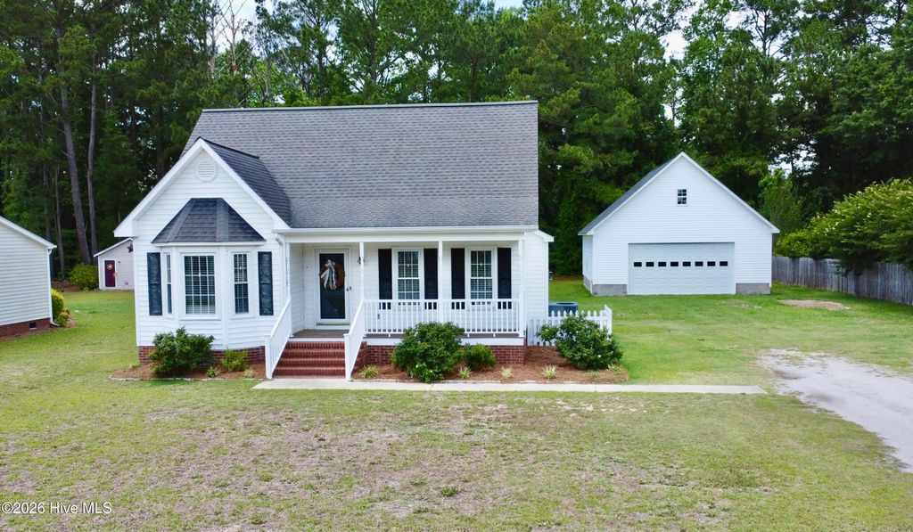 Photo of 126 Edgewater Road, Washington, NC 27889 (MLS # 100577052)