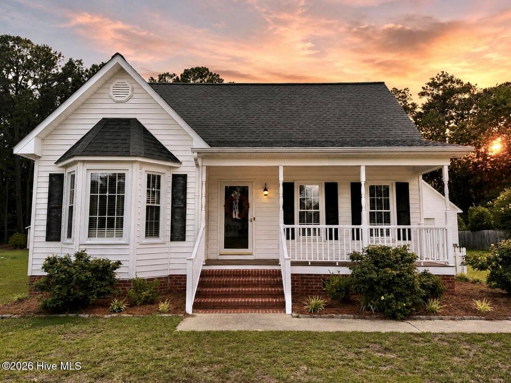 Photo of 126 Edgewater Road, Washington, NC 27889 (MLS # 100577052)