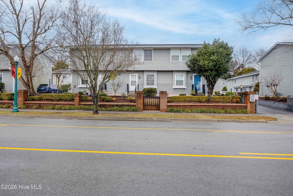 Photo of 316 River Walk, New Bern, NC 28560 (MLS # 100552141)