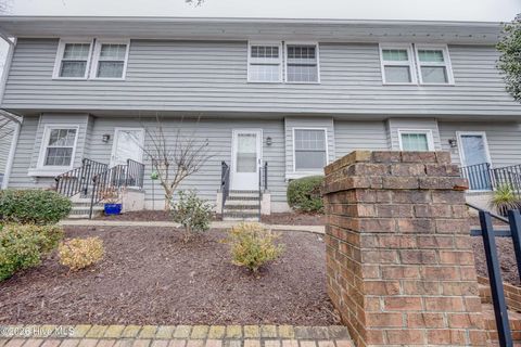 Photo of 316 River Walk, New Bern, NC 28560 (MLS # 100552141)