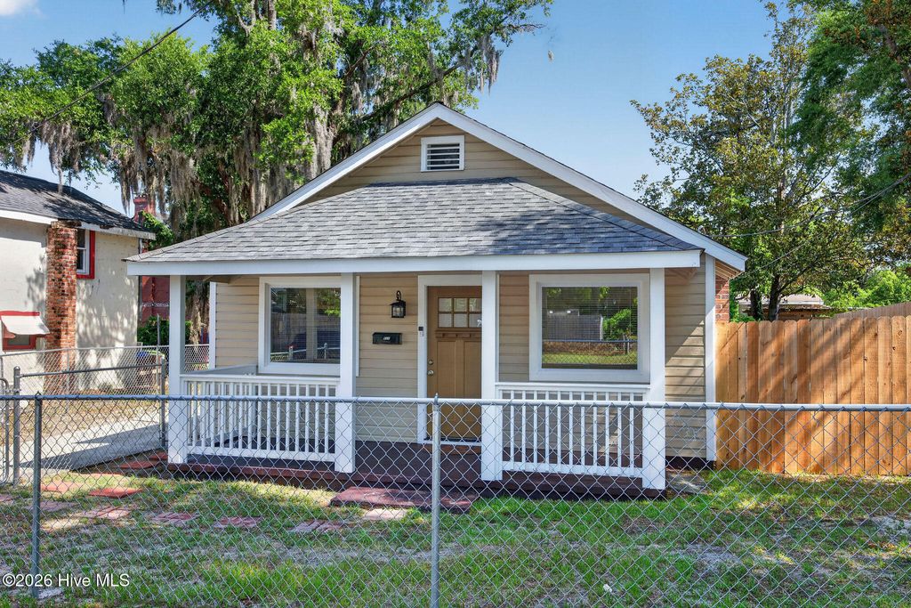 Photo of 511 Marstellar Street, Wilmington, NC 28401 (MLS # 100586361)