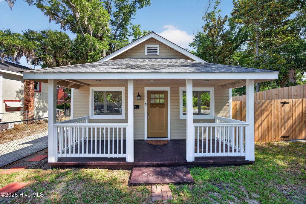 Photo of 511 Marstellar Street, Wilmington, NC 28401 (MLS # 100586361)