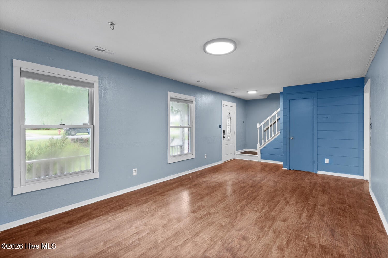 100 W Cameron Court
