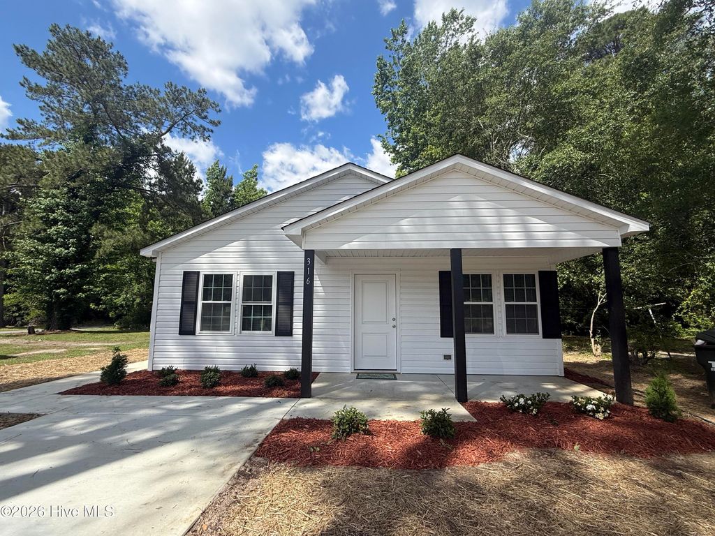 Photo of 316 S Gum Street, Warsaw, NC 28398 (MLS # 100573466)