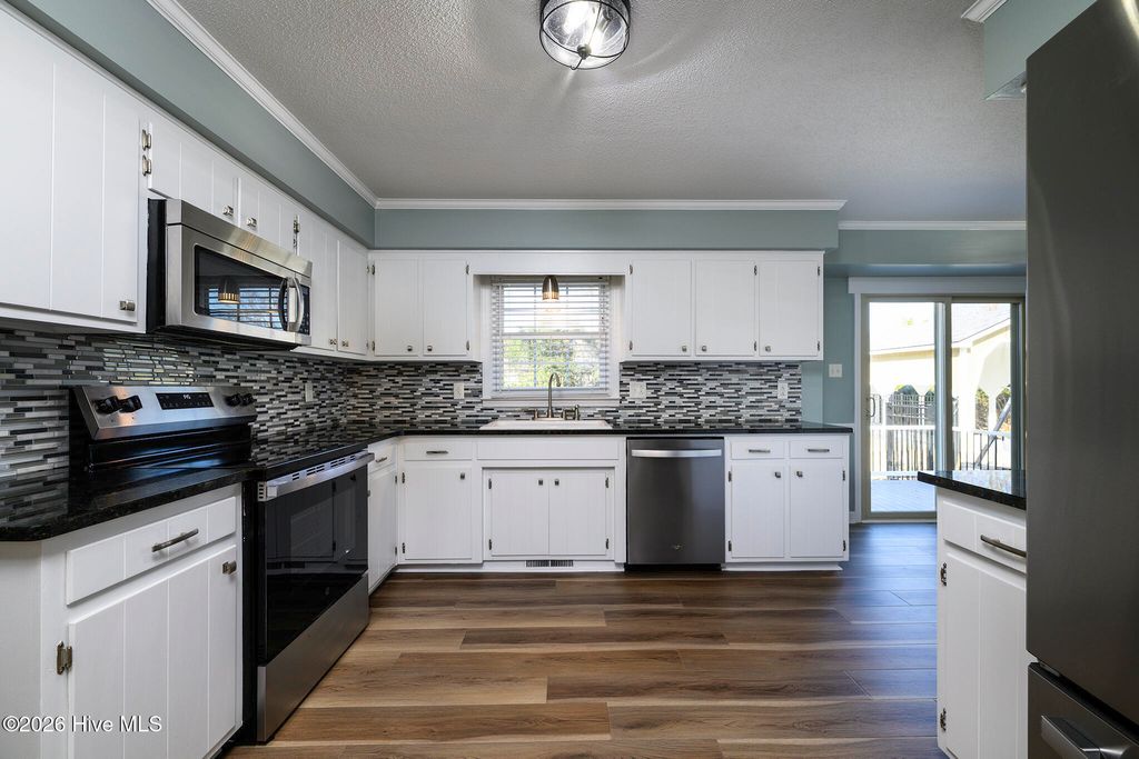 Photo of 4906 Creekside Drive, New Bern, NC 28562 (MLS # 100547772)