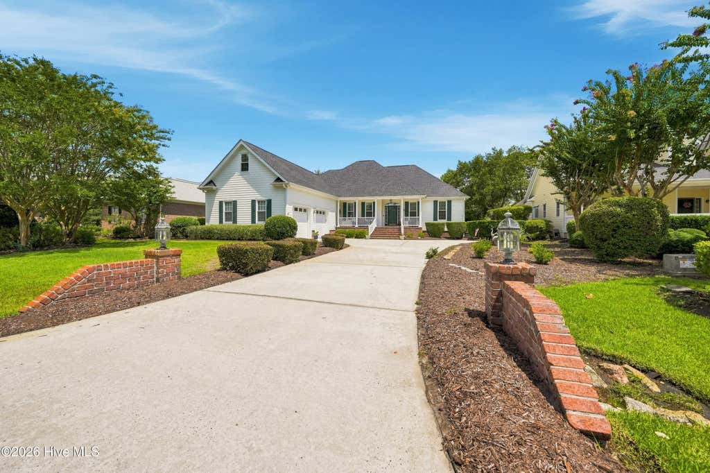 Photo of 2813 Inverness Circle SE, Southport, NC 28461 (MLS # 100594897)