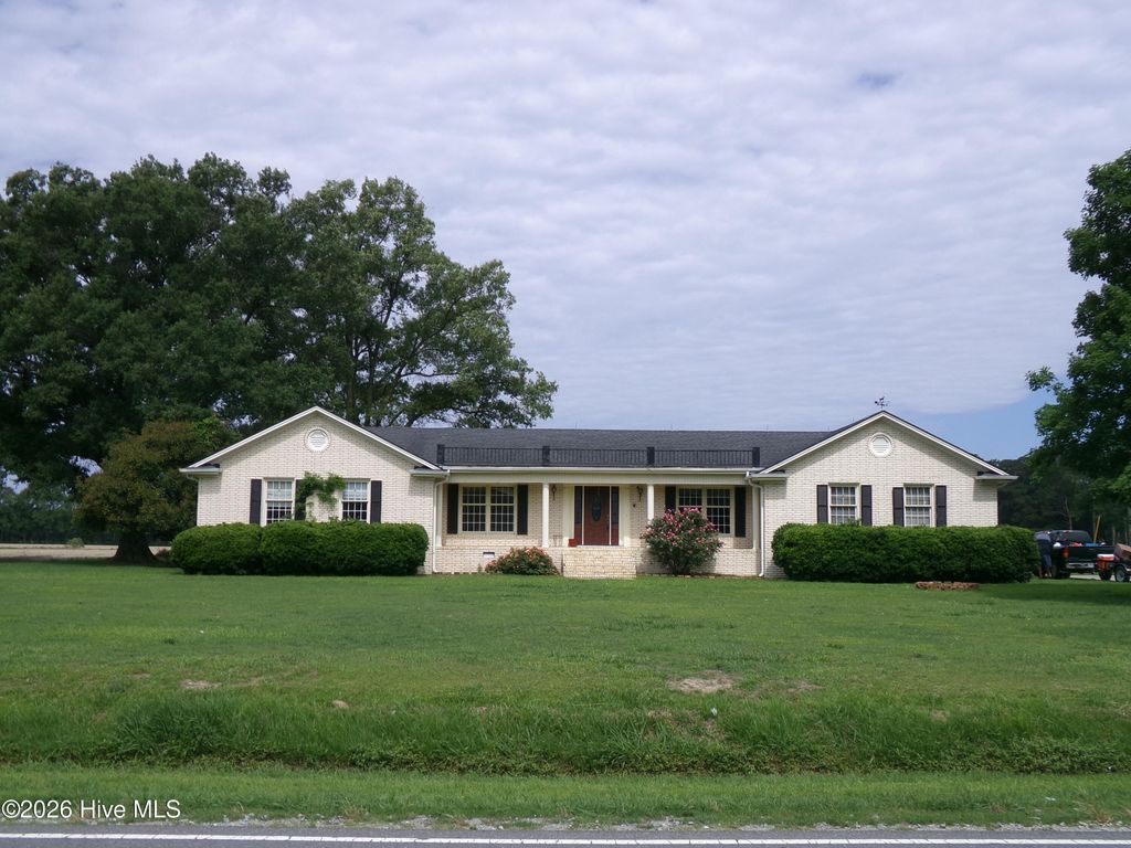 Photo of 4556 Garland Highway, Clinton, NC 28328 (MLS # 100578463)