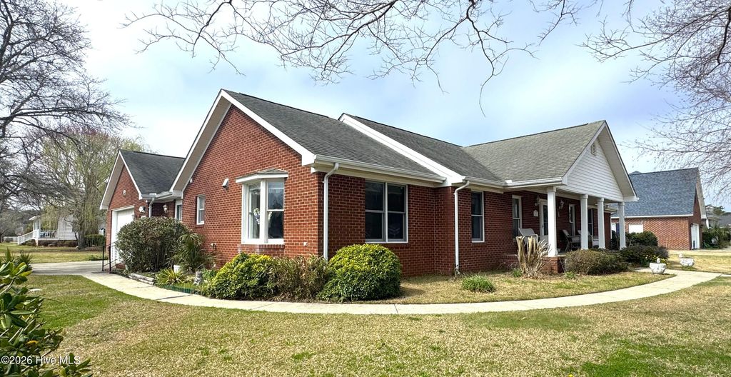 Photo of 1601 River Bluff Road, Morehead City, NC 28557 (MLS # 100558407)