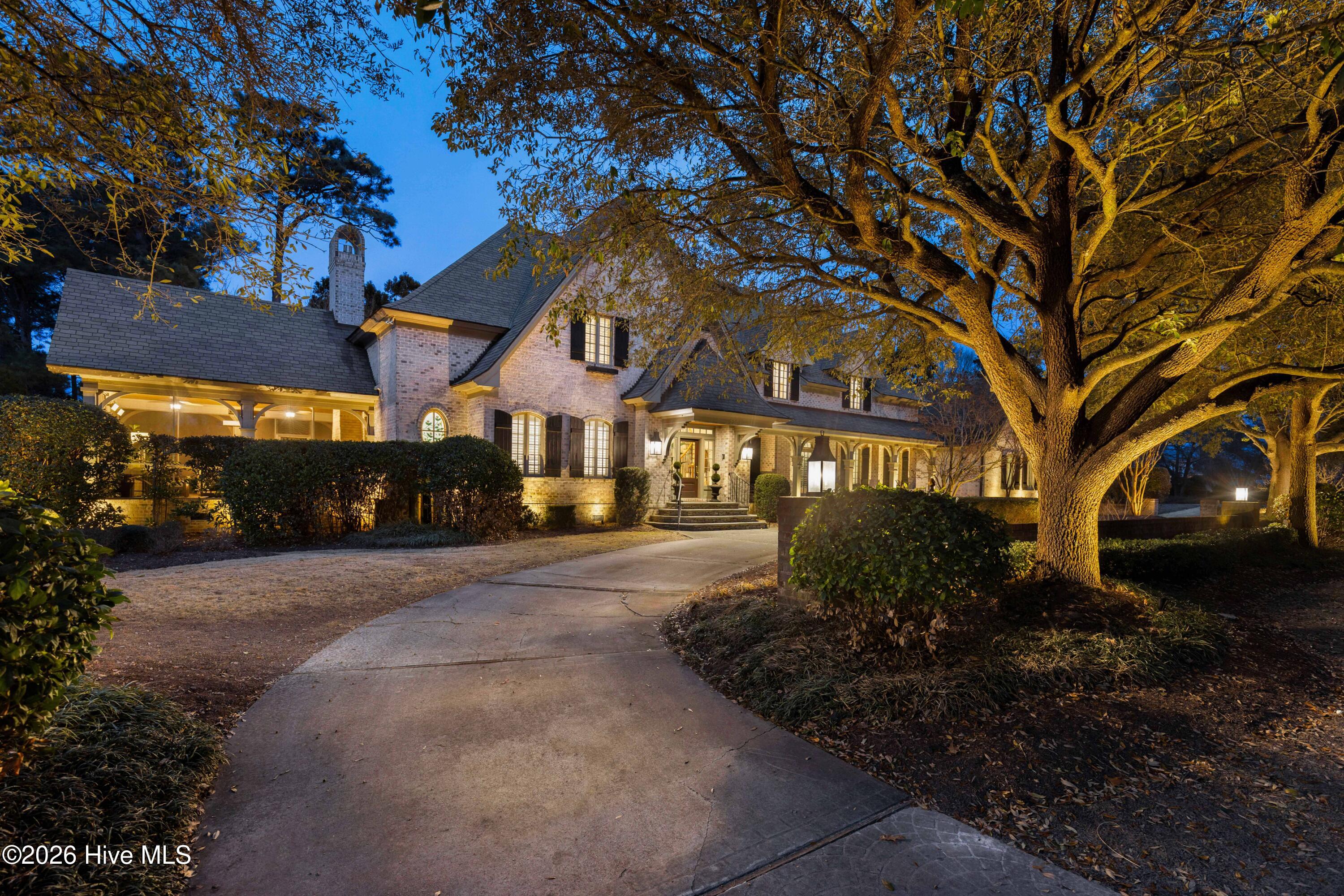 2201 Masons Point Place