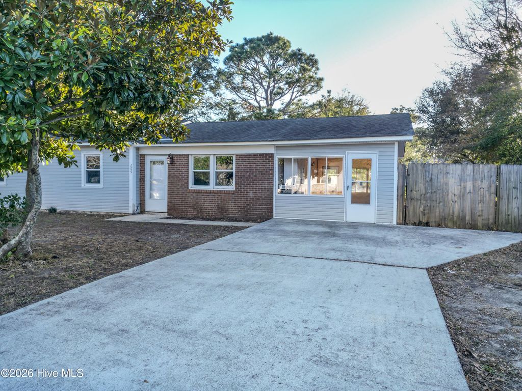 Photo of 209 Wallington Road, Wilmington, NC 28409 (MLS # 100548547)