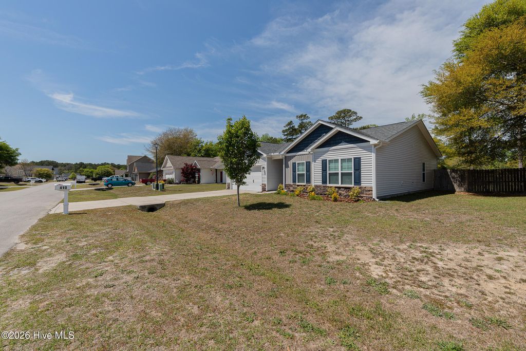 Photo of 410 Peppermint Drive, Hubert, NC 28539 (MLS # 100566582)