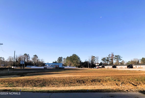 1906 PINEY GREEN RD, JACKSONVILLE, NC 28546 - Image 8a29f26c4df04deee29f1720ece10b77/2843360672