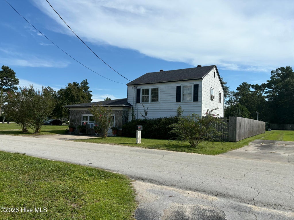 Photo of 2100 S Lakeview Drive, Newport, NC 28570 (MLS # 100603030)