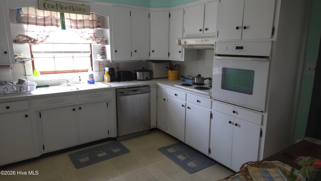 Photo of 2100 S Lakeview Drive, Newport, NC 28570 (MLS # 100603030)