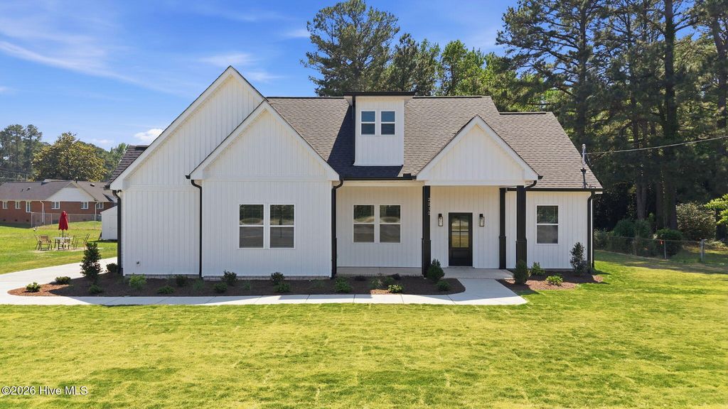 Photo of 2212 M L King Jr Parkway SE, Wilson, NC 27893 (MLS # 100574987)
