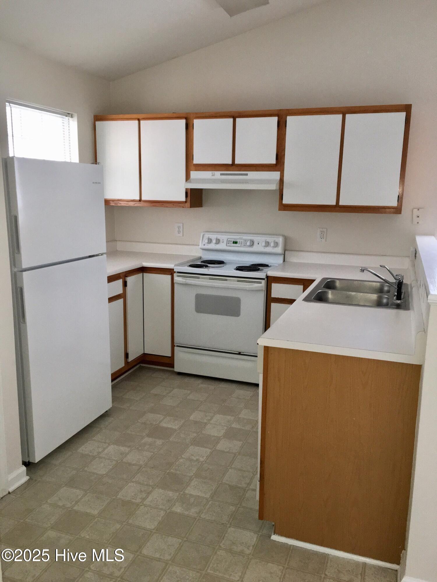 Wilmington, North Carolina 28405, United States, 13 Bedrooms Bedrooms, ,10 BathroomsBathrooms,Residential,Active,256016