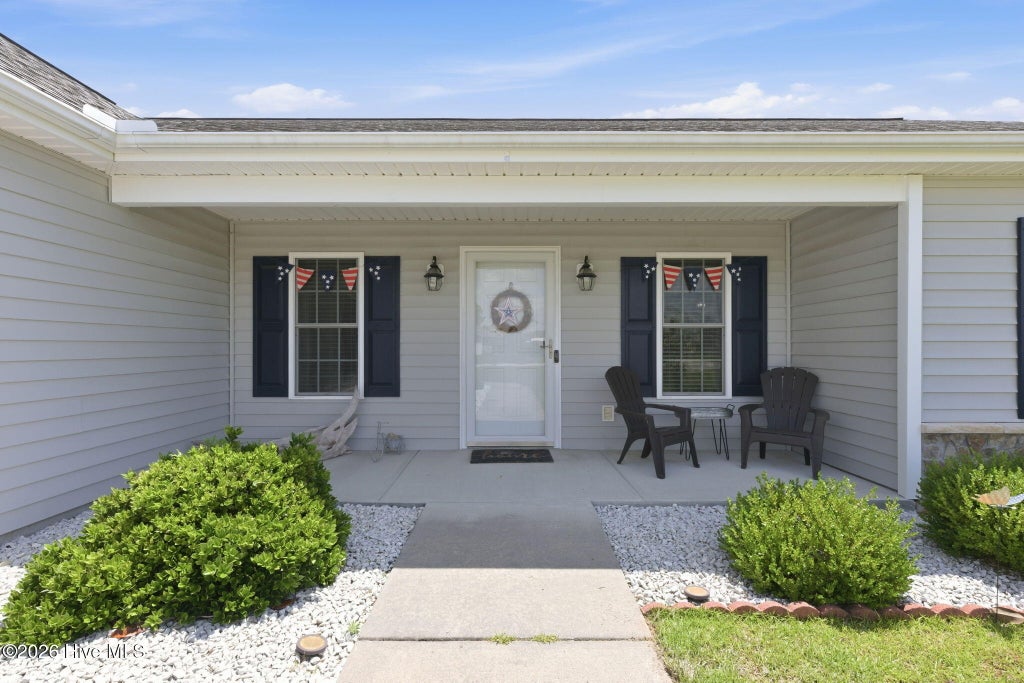 Photo of 85 Plantation Oaks Drive, New Bern, NC 28560 (MLS # 100601718)