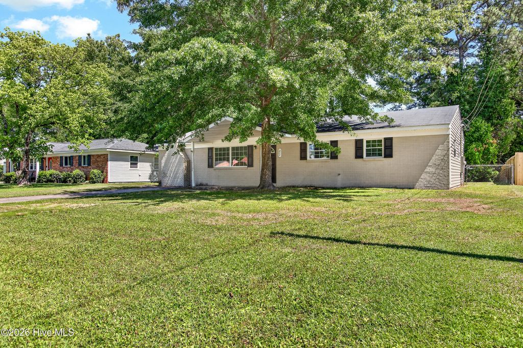 Photo of 211 Ramsey Drive, Jacksonville, NC 28540 (MLS # 100575368)