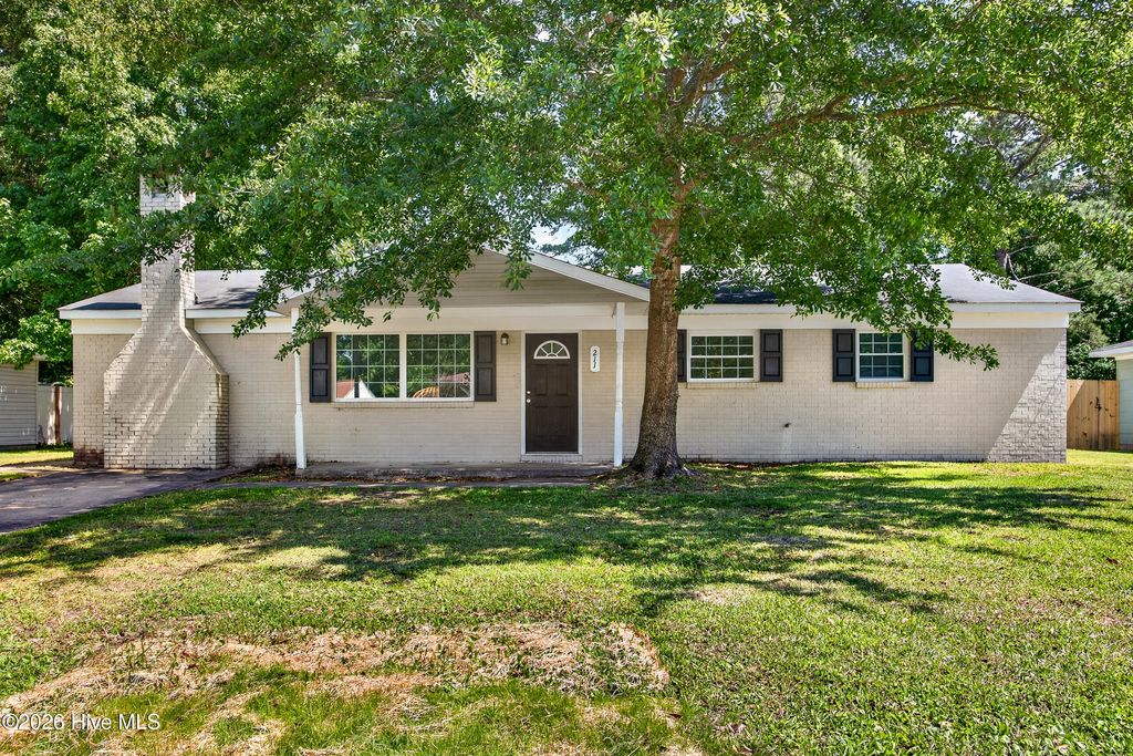 Photo of 211 Ramsey Drive, Jacksonville, NC 28540 (MLS # 100575368)