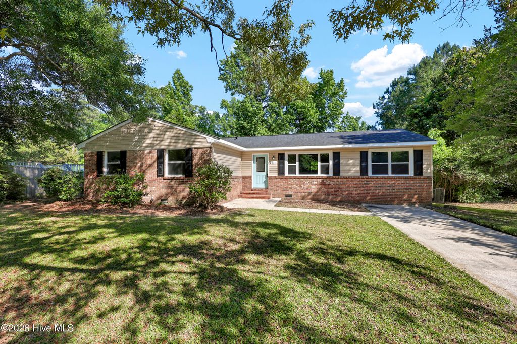 Photo of 631 Duke Court, Jacksonville, NC 28546 (MLS # 100574740)