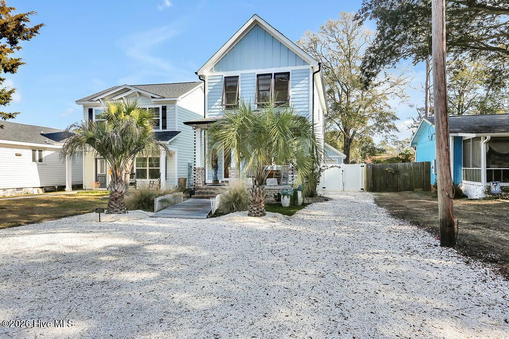 Photo of 914 N Caswell Avenue, Southport, NC 28461 (MLS # 100549041)