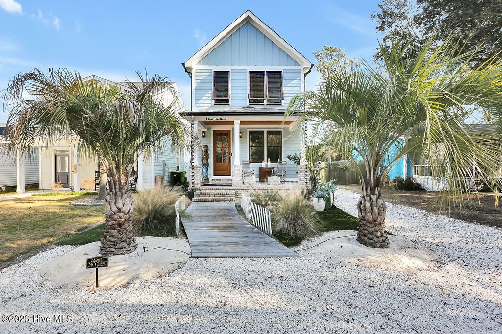 Photo of 914 N Caswell Avenue, Southport, NC 28461 (MLS # 100549041)