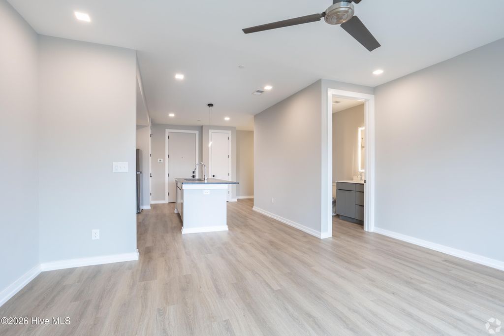 Photo of 607 N 11th Street #206, Wilmington, NC 28401 (MLS # 100587434)